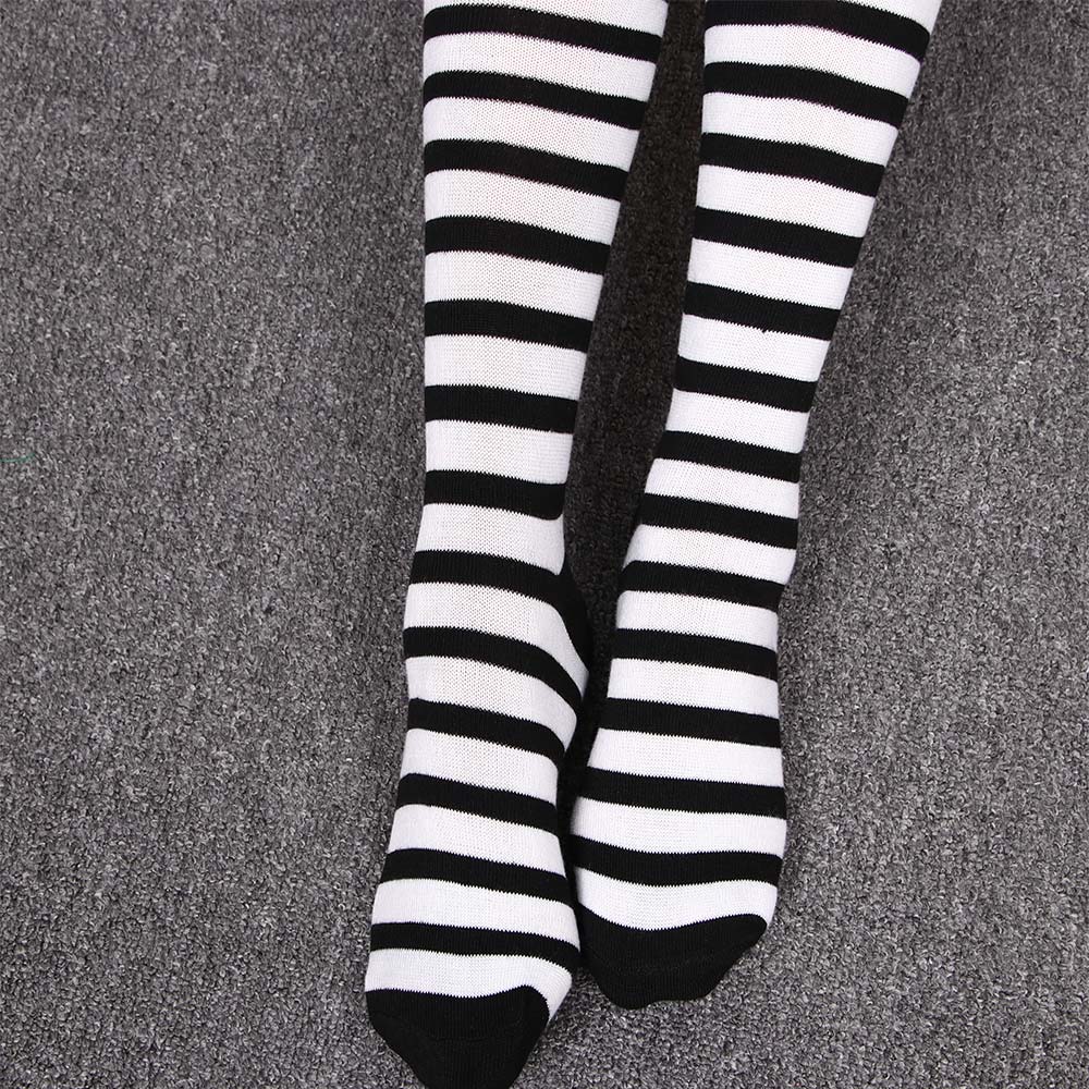 BLACK & WHITE STRIPED SOCKS